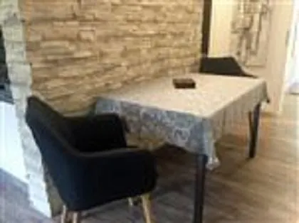 Apartment 21095